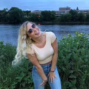 Meet your Posher, Maggie